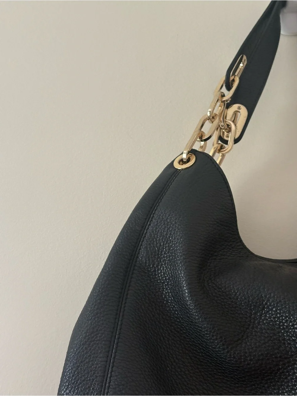 Michael Kors Large Fulton Shoulder Bag Slouchy Black Pebbled Leather Gold-Tone